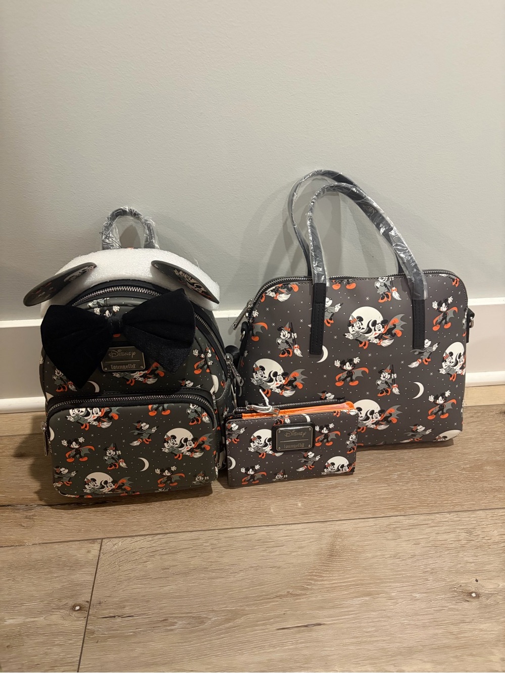 Disney Mickey & Minnie AOP Loungefly Mini Backpack Crossbody & Wallet(Read)